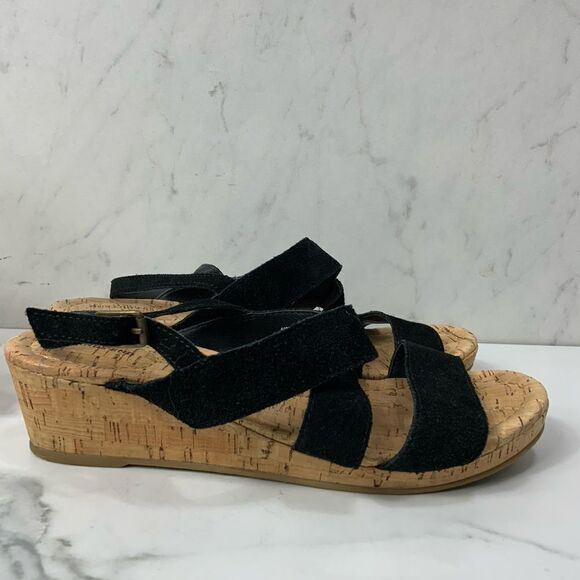 LANDS’ END cork wedge heel black suede sandals - Picture 3 of 6